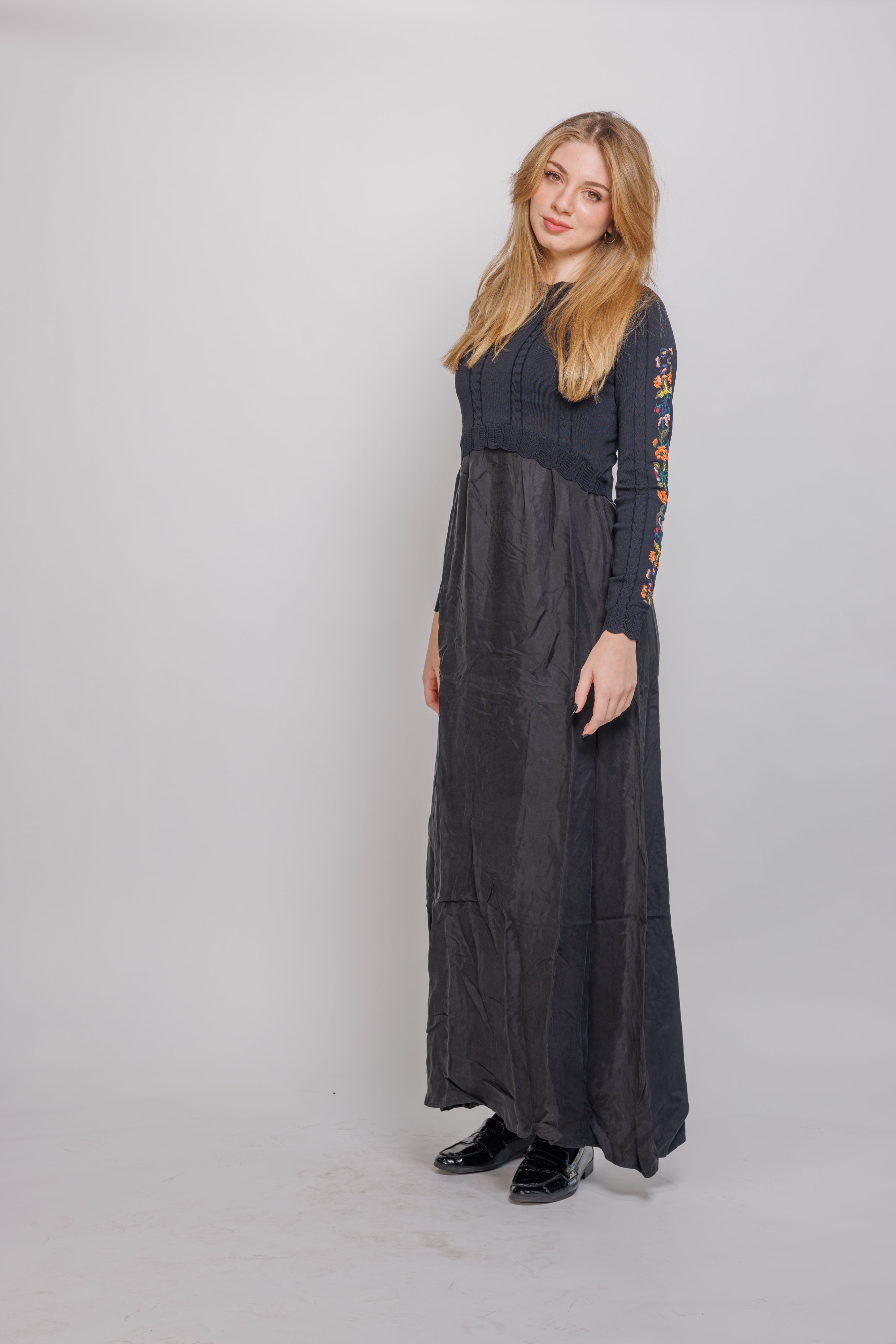 H IV 25764 DRESS