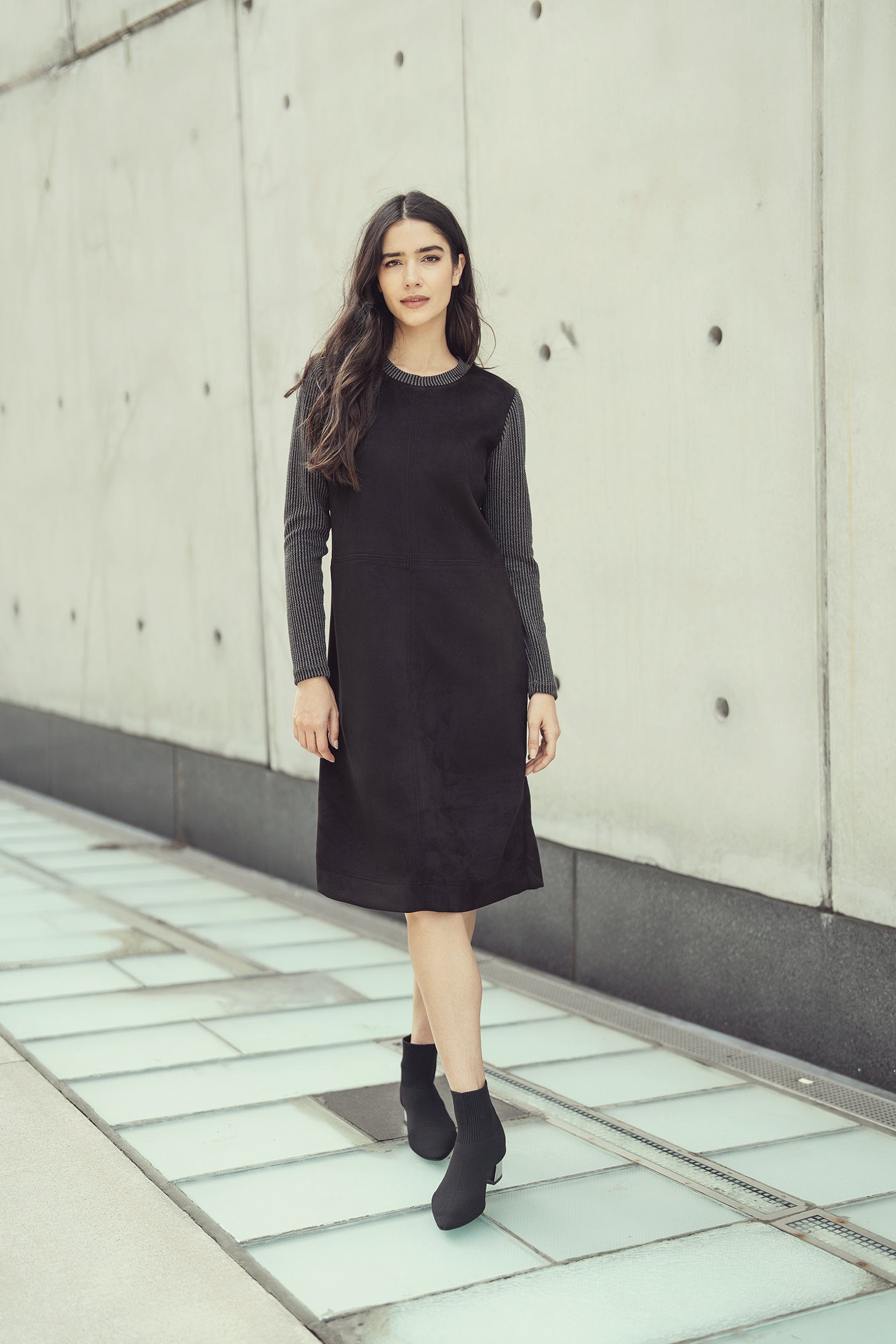 H JAP 370 ESTI BLACK DRESS