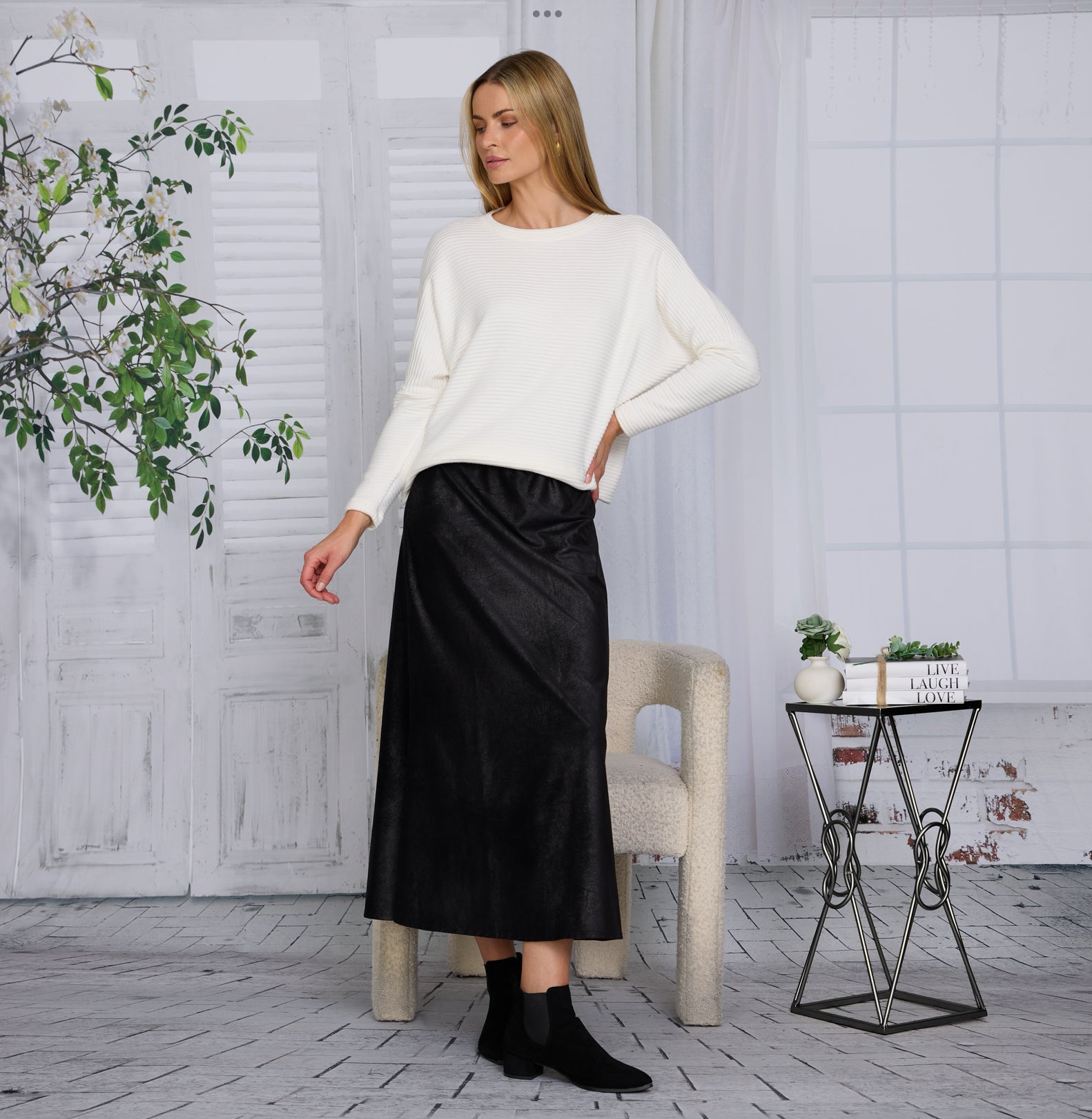 H JAP 432 COSMO BLACK SKIRT