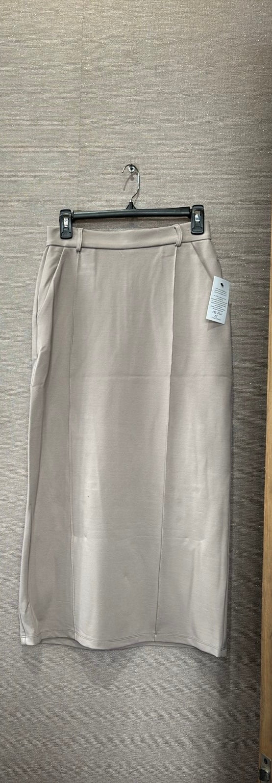 H PIN 186 BEIGE SKIRT
